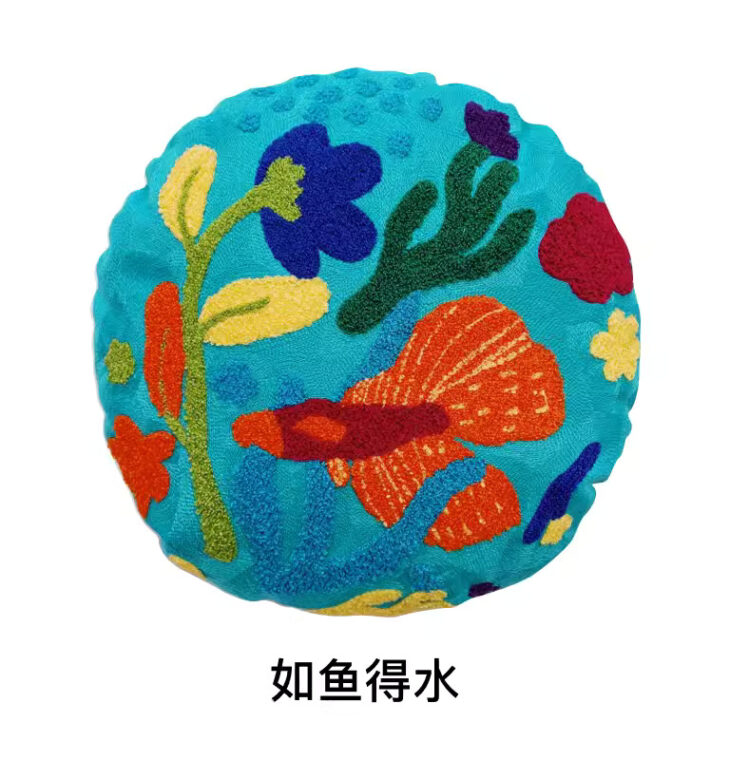 Round Throw Pillow (yellow cat+pink leopard+fish)